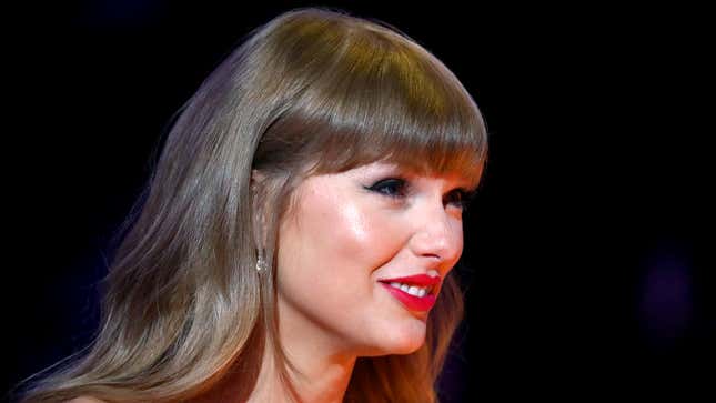 Image for article titled The Onion’s Exclusive Interview With Taylor Swift And Travis Kelce