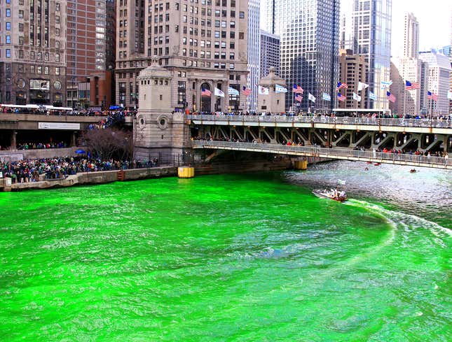 Image for article titled Chicago Temporarily Stops Dyeing River Brown For St. Patrick’s Day