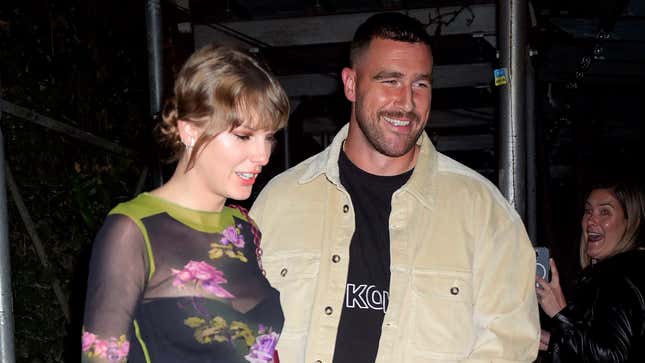 Image for article titled Report: Taylor Swift’s Parents Dating Travis Kelce’s Parents